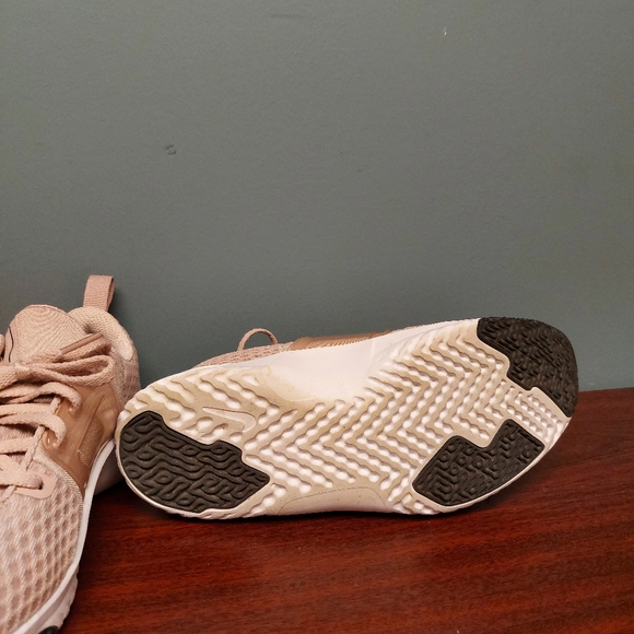 (SOLD) Nike Renew Runners - Picture 2 of 8